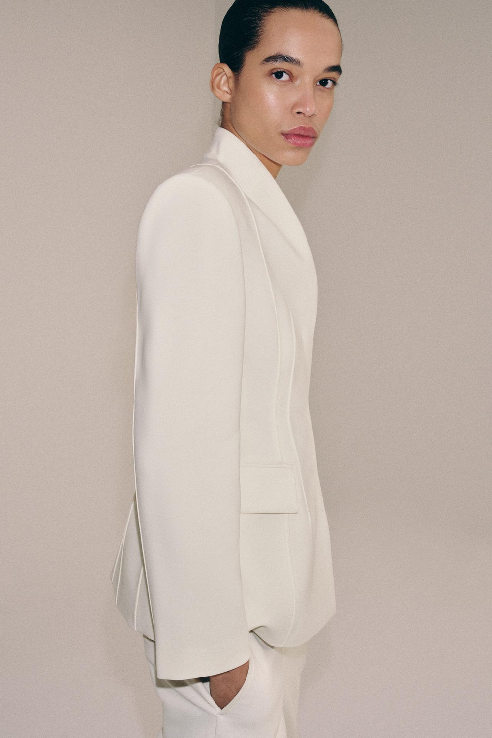 ZARA БЛЕЙЗЕР ПРИТАЛЕННОГО КРОЯ — ZW COLLECTION, ЭКРЮ