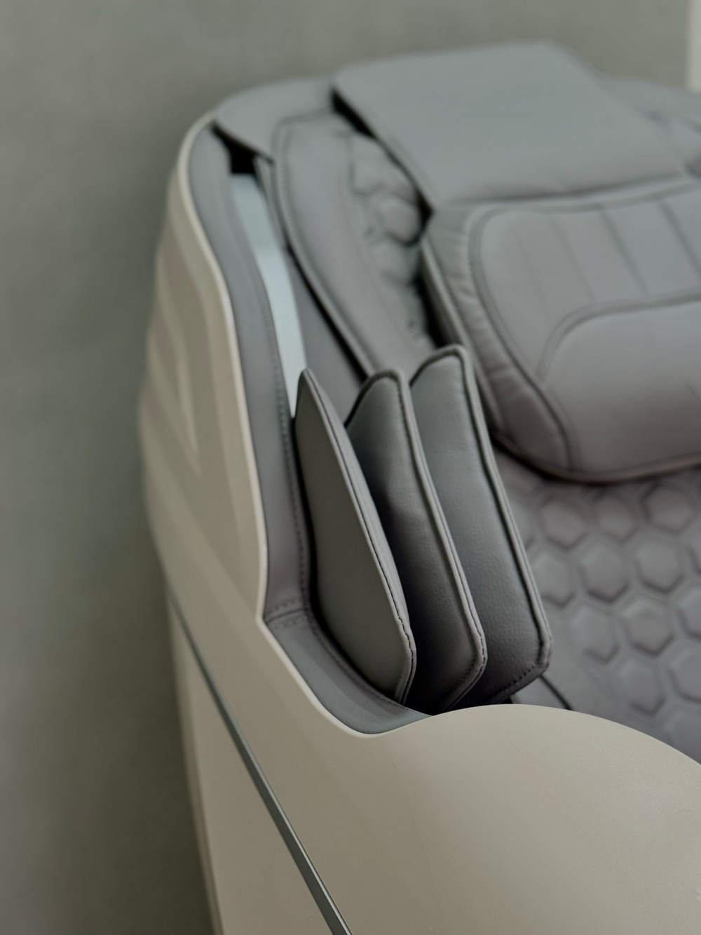 Массажное кресло Okinoya Umi Grey