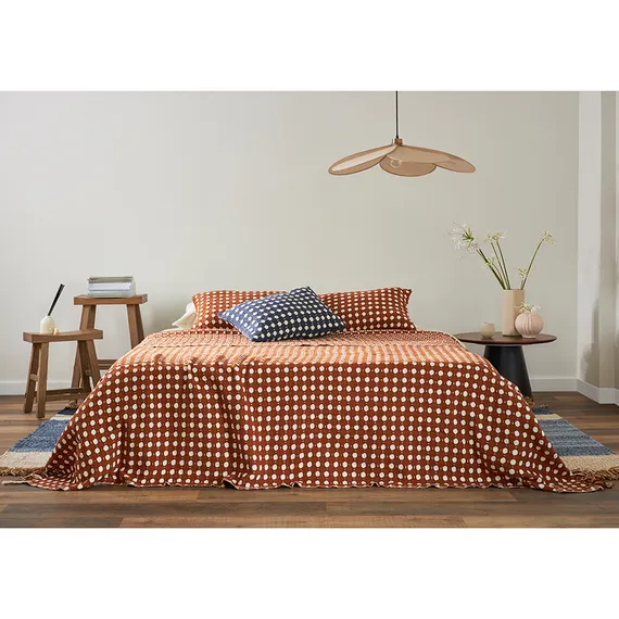 Покрывало из хлопка polka dots карамельного цвета из коллекции essential, 180х250 см