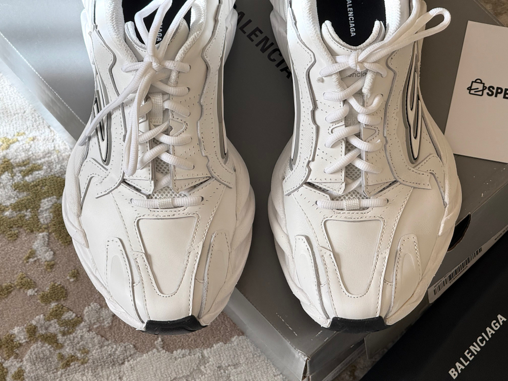 Balenciaga Monday White