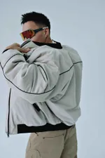 Бомбер VNVA бежевый