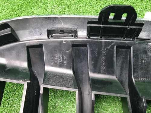 Решетка радиатора BMW X1 F48 (2019-2022)