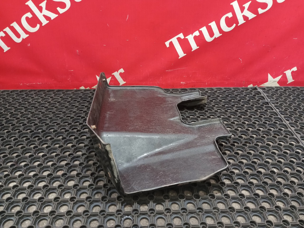 Защита двигателя левая 2020г.