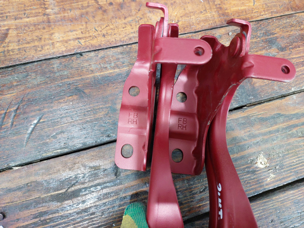 Петля капота правая Kia Rio 4 (FB) 17-нв Новая Оригинал 79120H0000