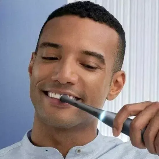 Электрическая зубная щетка Oral-B iO Series 7 Black Onyx