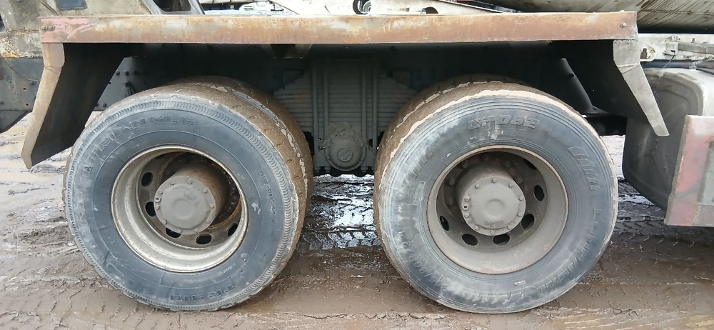 Shacman (Shaanxi) SX* 8x4 Автобетоносмеситель SX5318GJBDT326 (Дизельный, 11,6 л, 369 л.с., МТ)