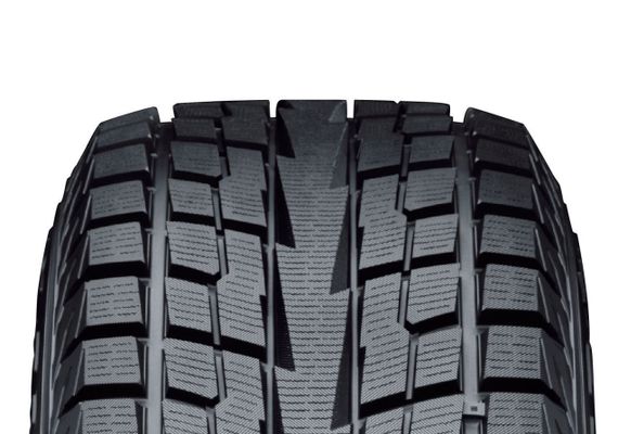 Yokohama G073 225/55 R18 98Q