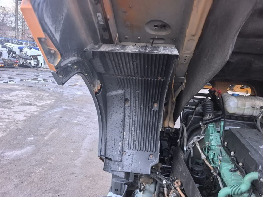 Крыло переднее левое передняя часть