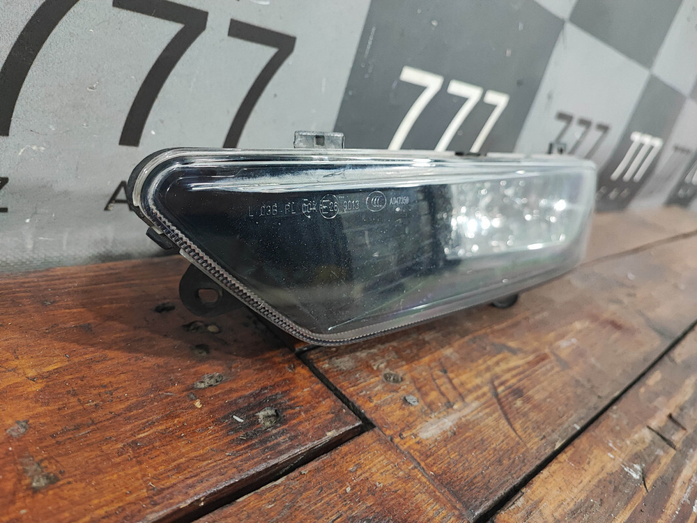 ПТФ передняя левая Volkswagen Passat B7 11-15 Б/У Оригинал 17662401