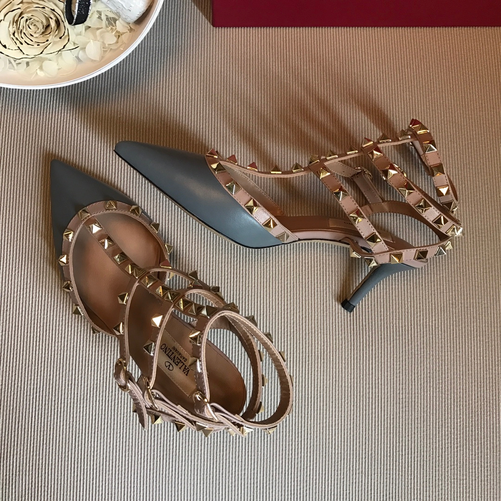 Valentino Rockstud Pumps 6.5 cm