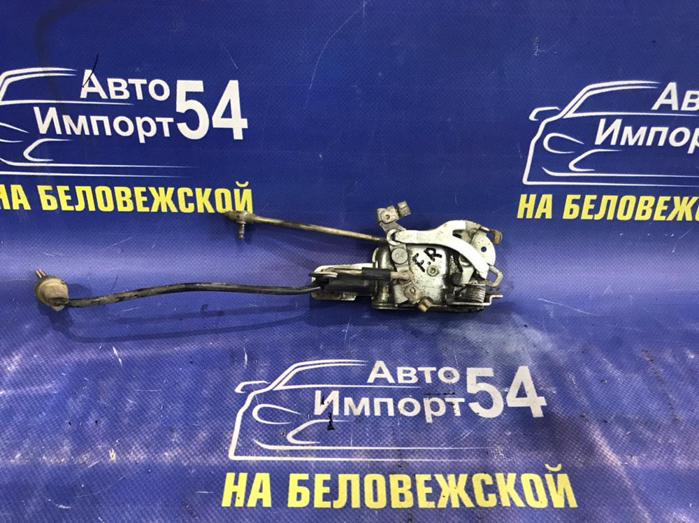 Замок двери передней правой MITSUBISHI PAJERO 1990