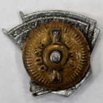Знак. Значок. Ударнику Сталинского призыва (тяжелый) винт (есть скол эмали) VF