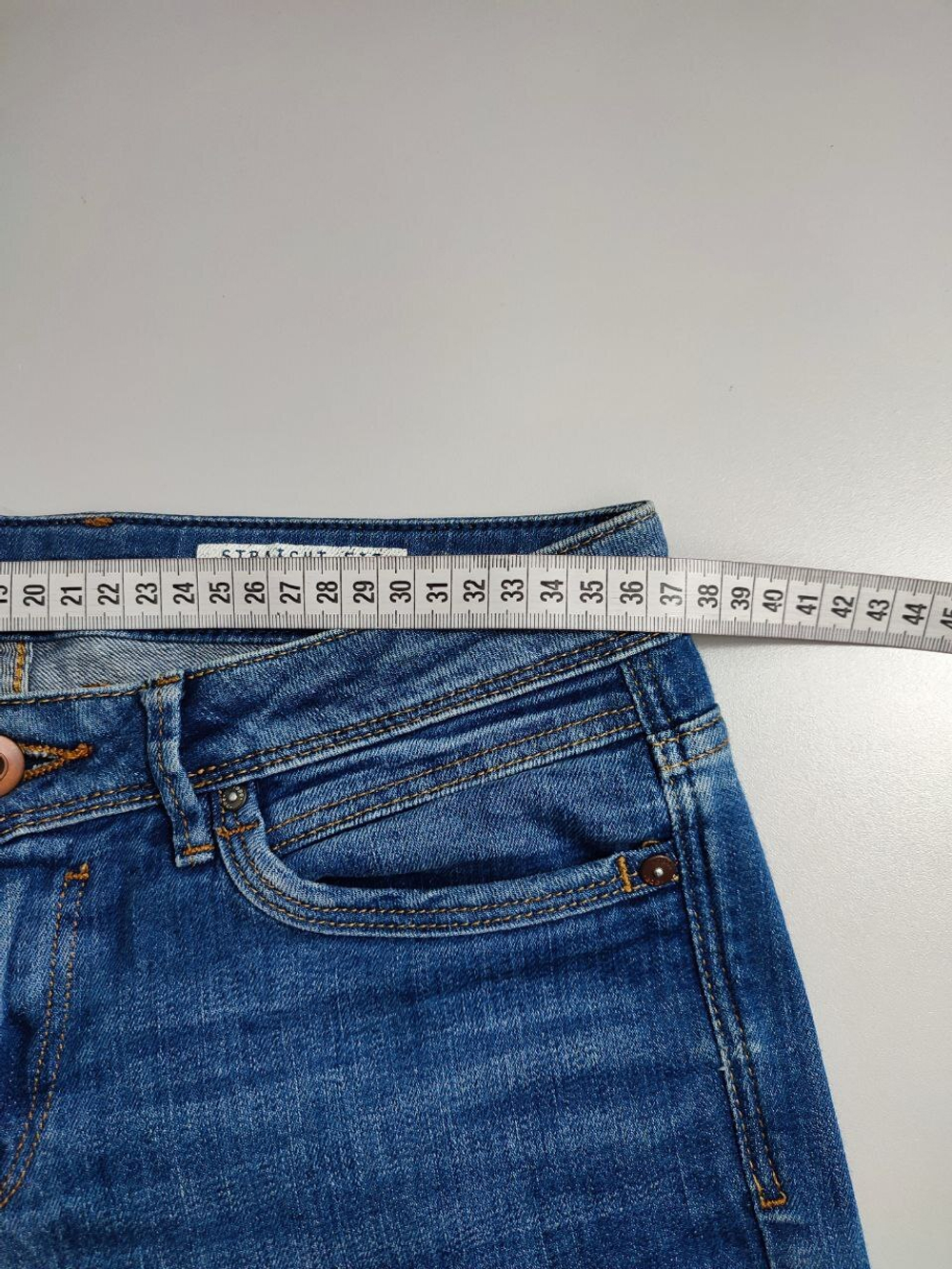 Джинсы Edc By Esprit с потертостями 42 размер