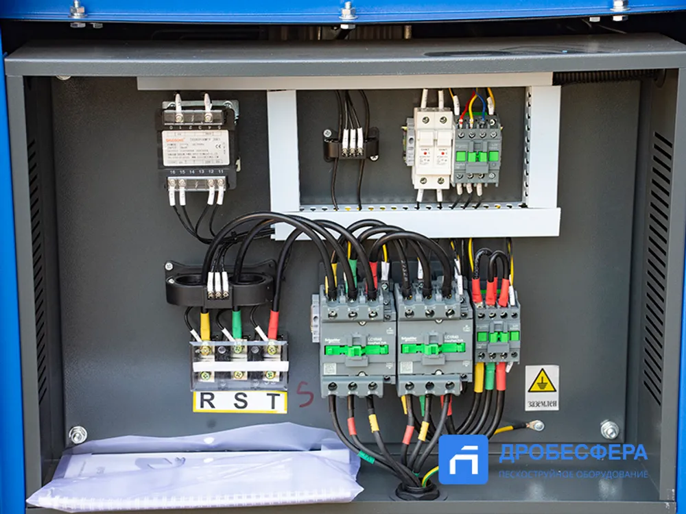 Винтовой компрессор KraftMachine KM30-8рВ-IP23-Hanbell