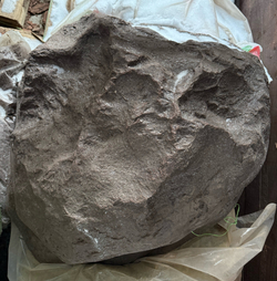 Искусственный камень-валун