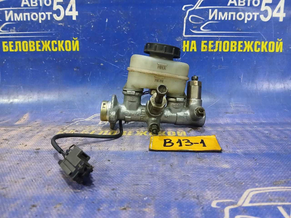 Главный тормозной цилиндр NISSAN SUNNY 1990