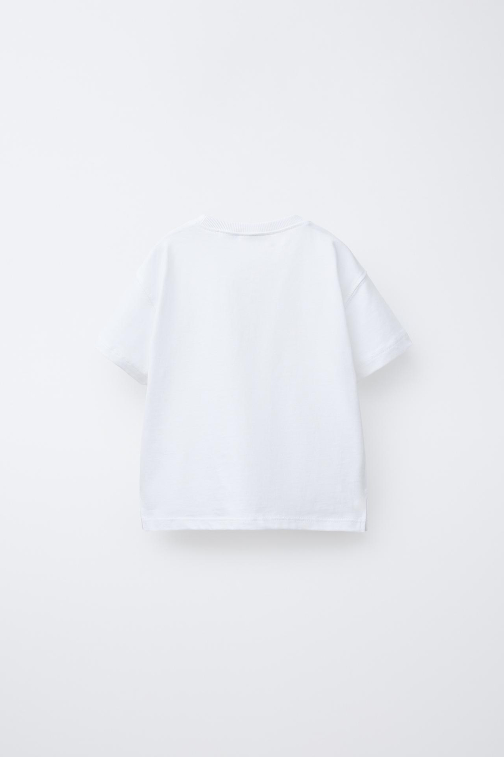 ZARA ФУТБОЛКА С КАРМАНОМ-СЕРДЦЕМ, СВЯЗАННЫМ КРЮЧКОМ, БЕЛЫЙ