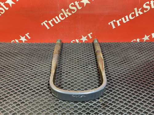 Стремянка рессоры заднего моста 2018 г.