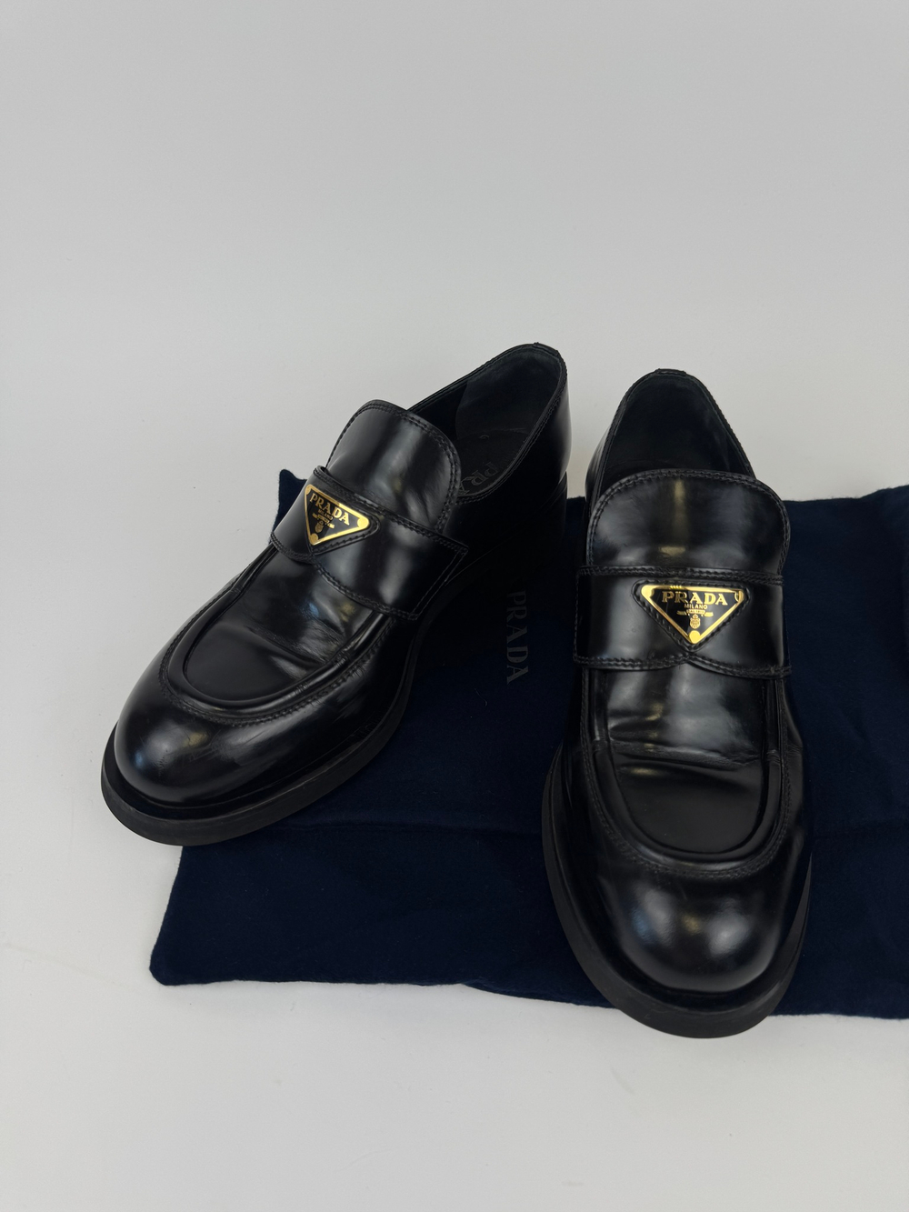 Лоферы Prada