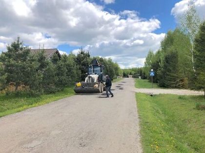 В «Романовском Парке» ведется ямочный ремонт внутрипоселковых дорог