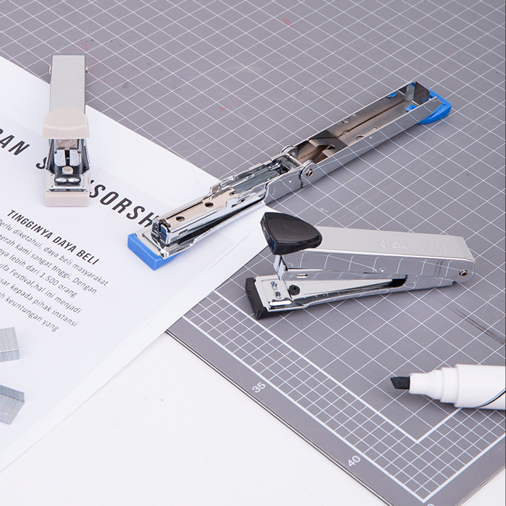 Степлер металический DELI до 15 листов