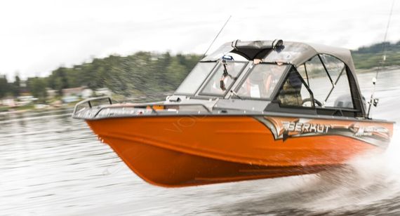Катер Berkut M TwinConsole