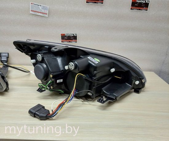 Передние фары Ford Focus 2 daylight black