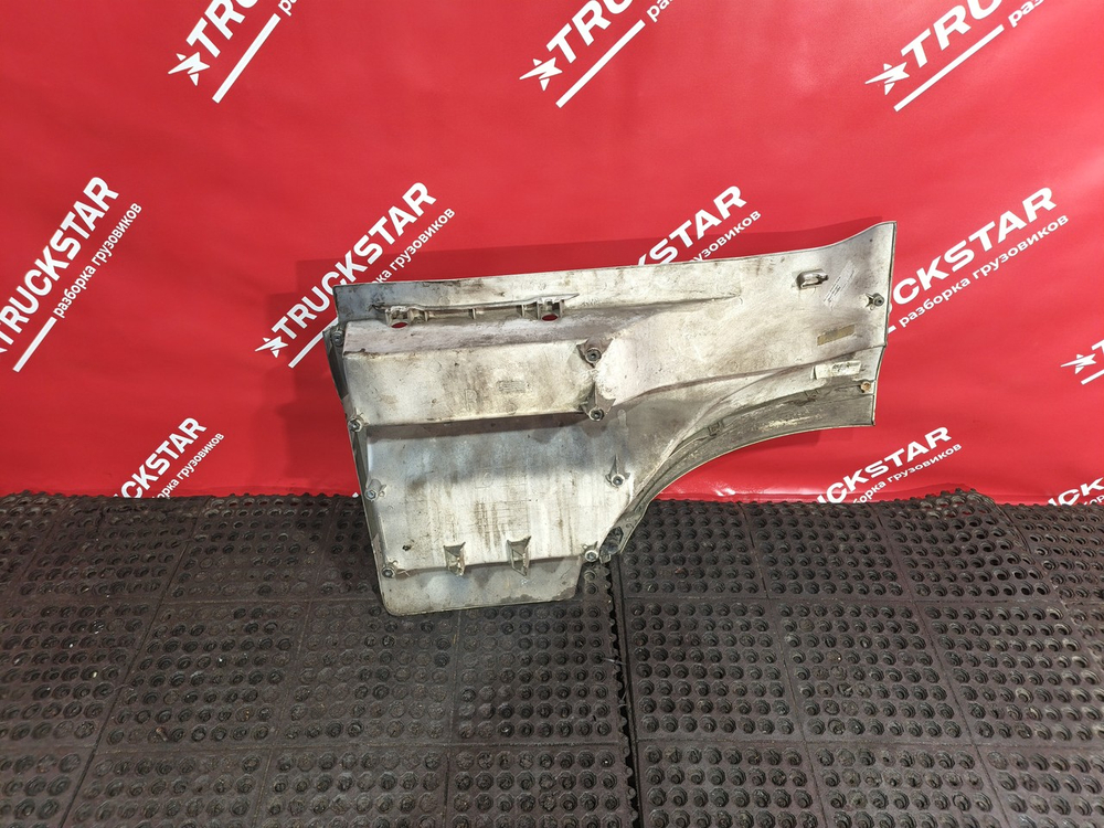 Корпус подножек левый