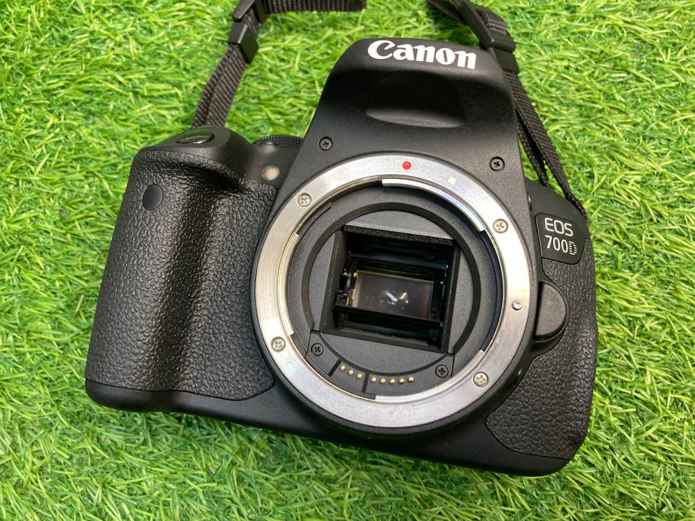 Canon 700D Kit 18-55mm IS STM 850 кадров