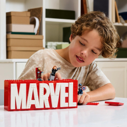 LEGO Marvel Super Heroes - Логотип MARVEL с минифигурками 76313