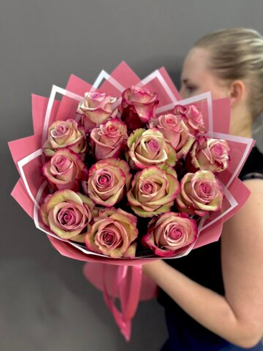 Букет из 15 роз сорта "Винтаж" (Эквадор 60 см)