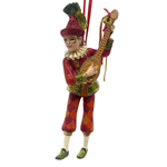 Музыкант в карнавальном костюме