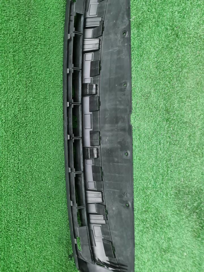 Юбка переднего бампера Volvo XC40 (2017-2022)