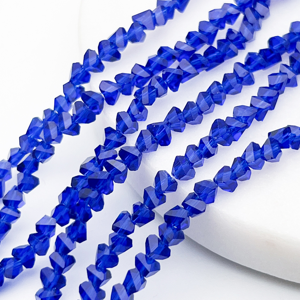 Бусина Треугольник, стекло, цвет ультрамарин, размер около 3*4 мм, цена за нить 38 см