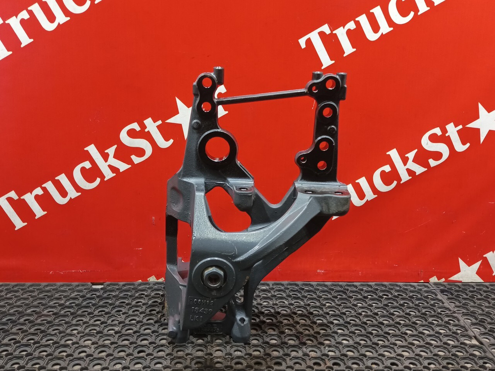 Кронштейн рессоры передней правый 2020г.