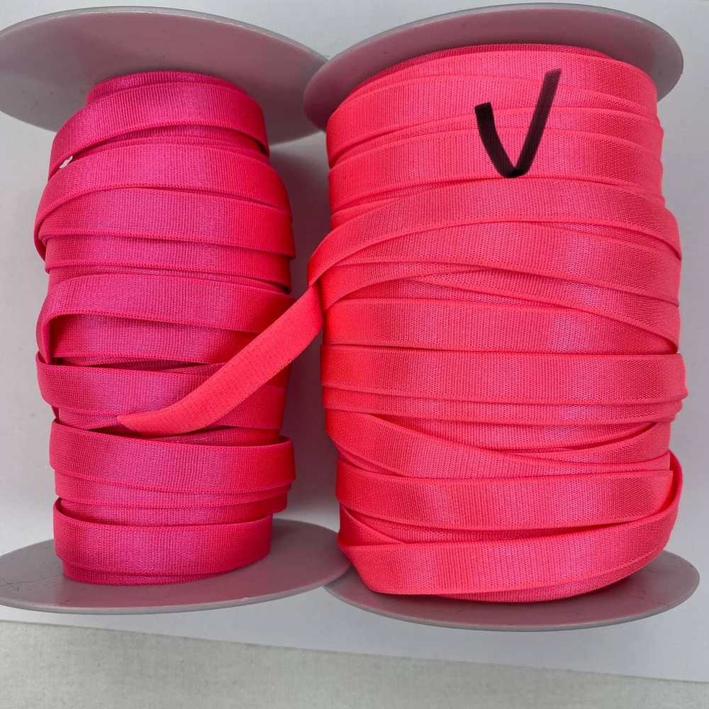 Бретелечная резинка розово-коралловая 10 мм