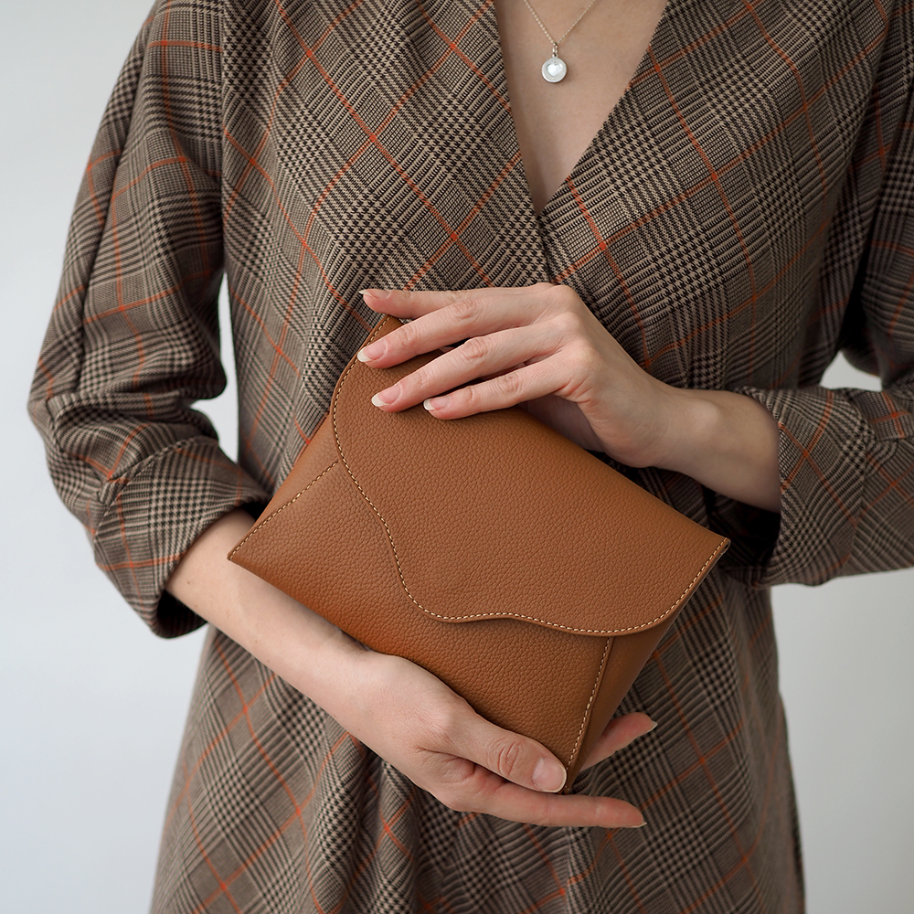 Женская кожаная сумка клатч Florette цвета карамель