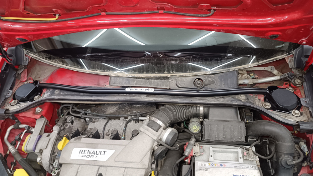 Распорка передних стоек (цельная) Renault Clio 3 ДОрестайлинг (ПОД ЗАКАЗ)