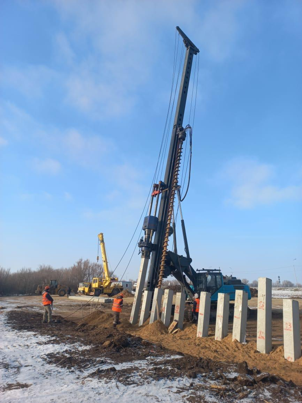 Услуги сваебойной установки КБУРГ-16 / бурение