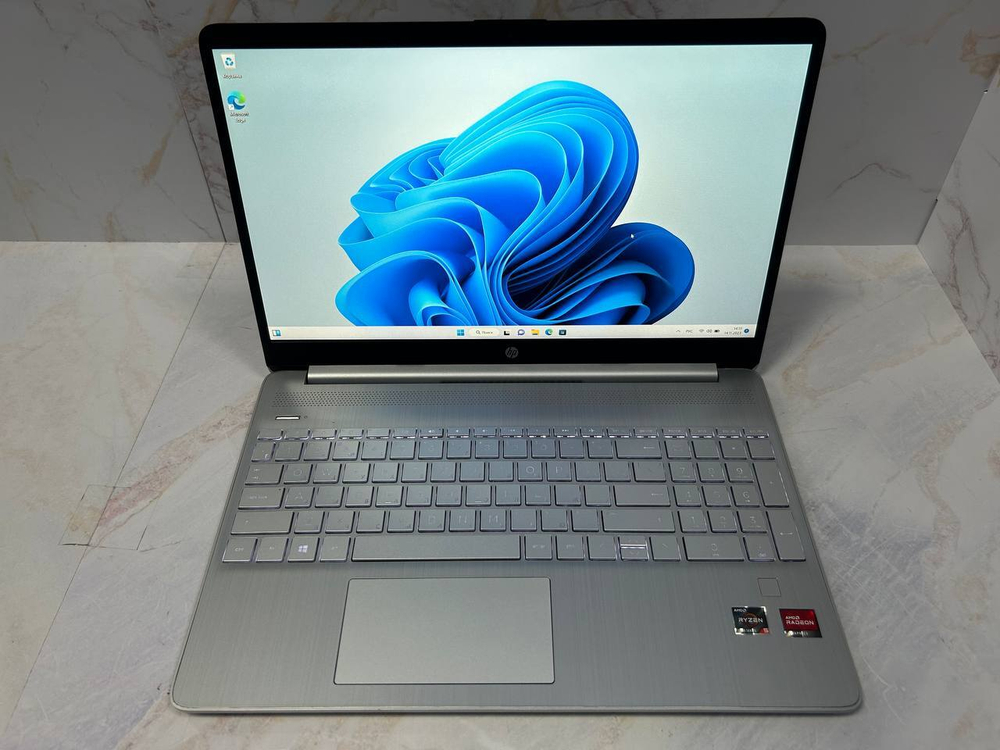 Ноутбук HP 15s-eq2013ur Конфигурация: AMD Ryzen 5 5500U/8GB/512GB SSD/AMD Radeon Graphics/15,6 (1920*1080) IPS/Win 11/B1