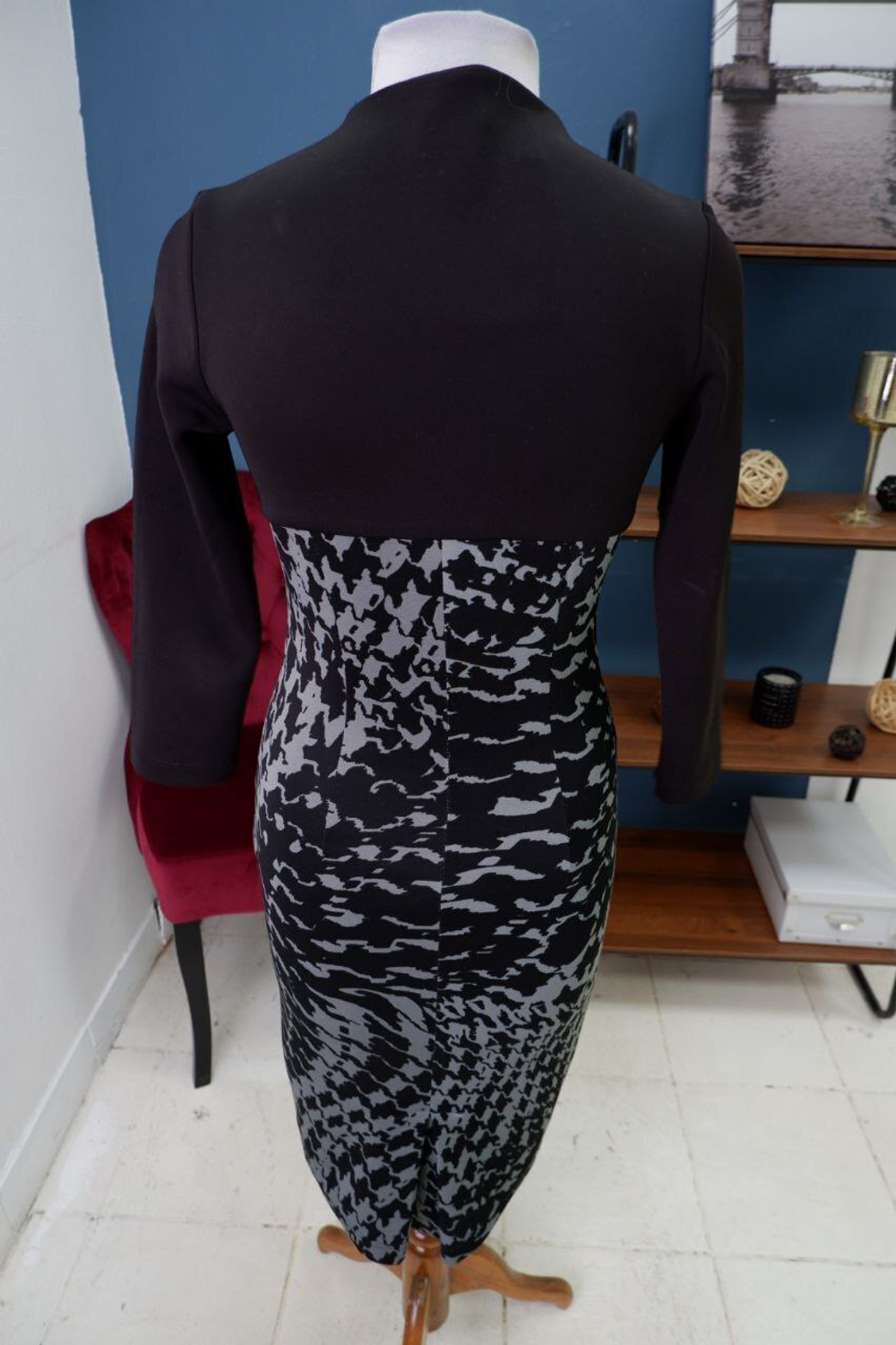 Платье Dzyn Line красивое 44 размер