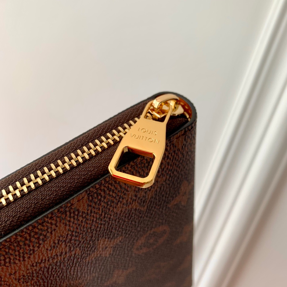 Louis Vuitton Zippy Wallet