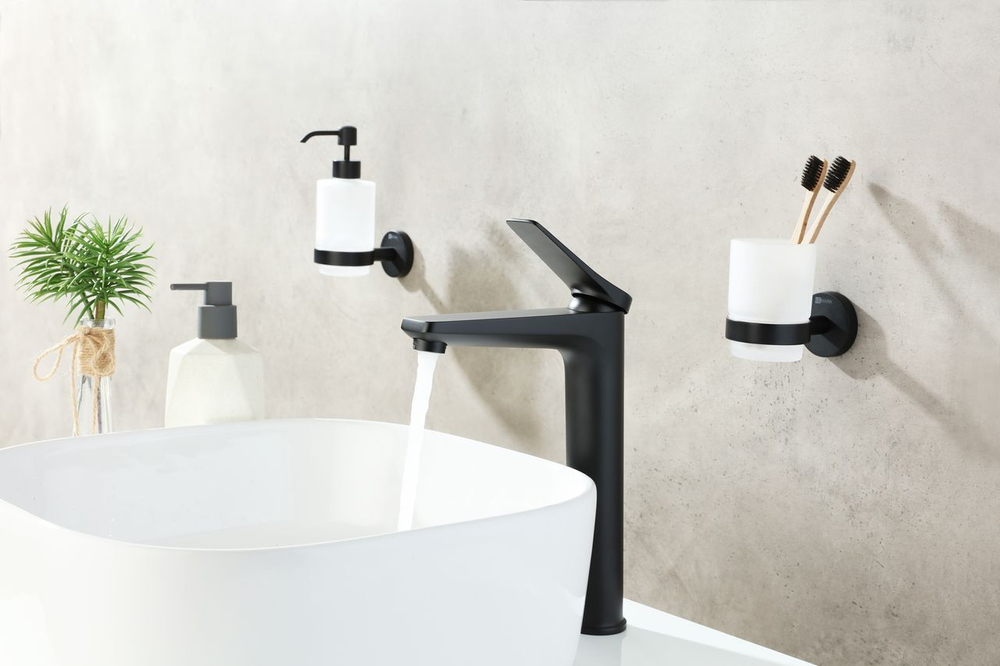 Смеситель для раковины Lemark Bronx (LM3709BL)