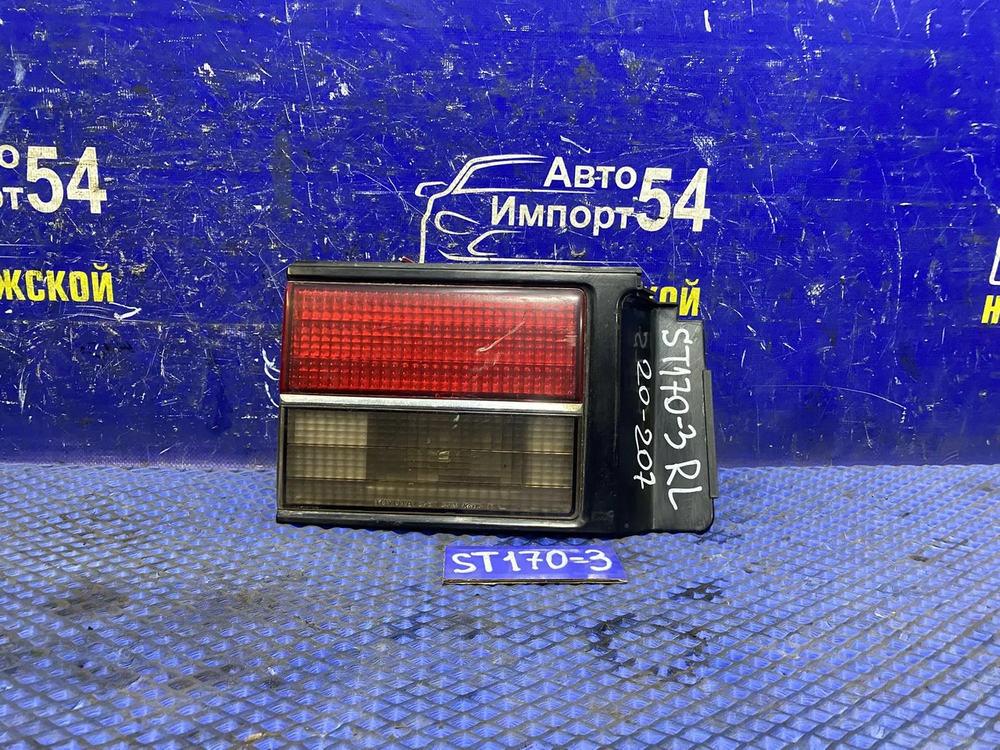 Вставка багажника левая TOYOTA CORONA 1990