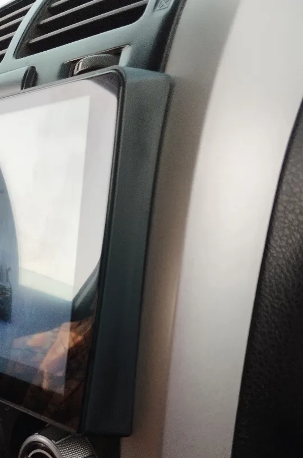 Магнитола для Suzuki Grand Vitara 2005-2016 - Carmedia OL-9624 QLed+2K, Android 13, UIS7870 (DUDU7), CarPlay, SIM-слот