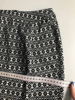 Юбка в монохроме, визуально на 44 размер