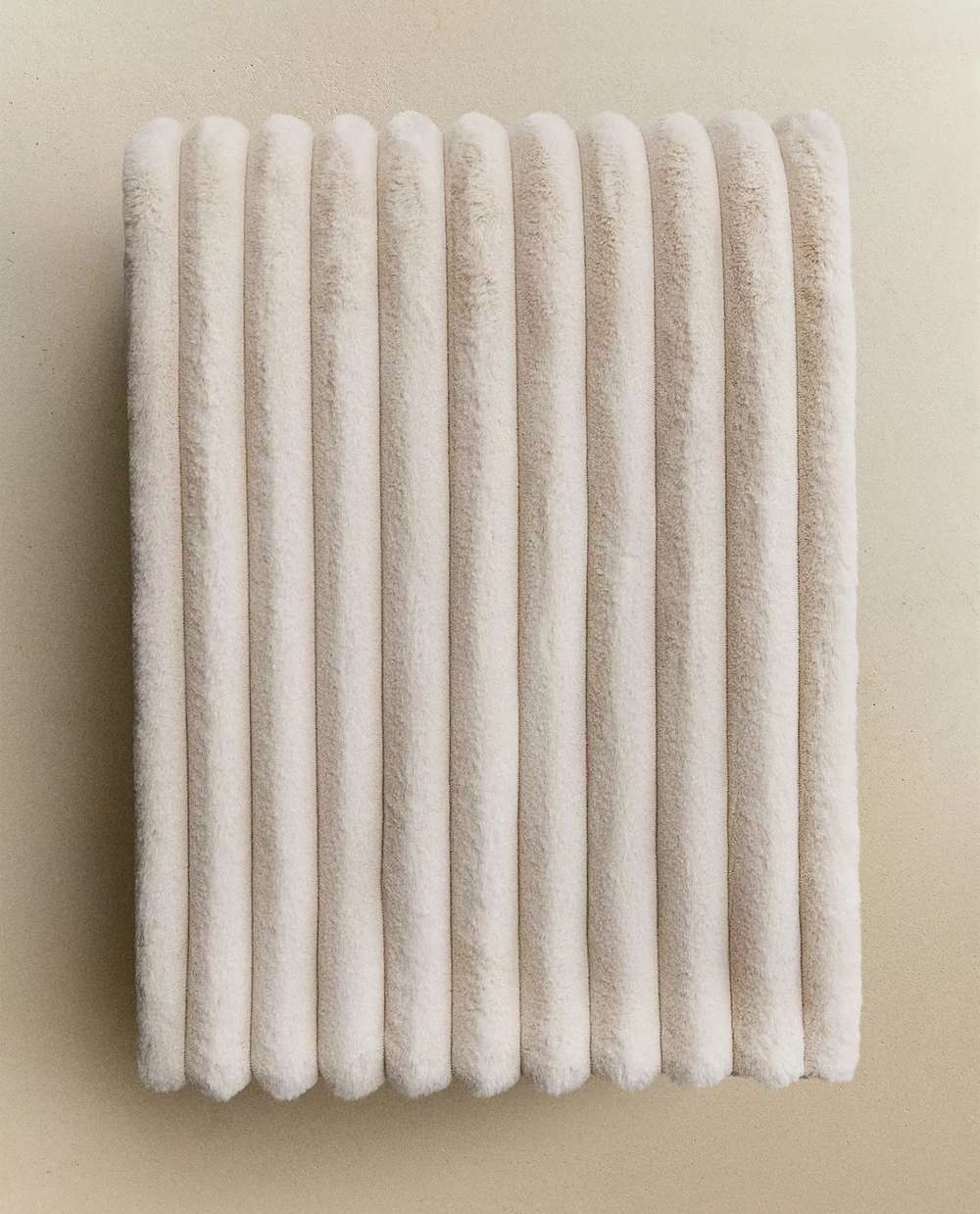 Zara Home - Плед из меха с текстурой, бежевый, 140x190 см