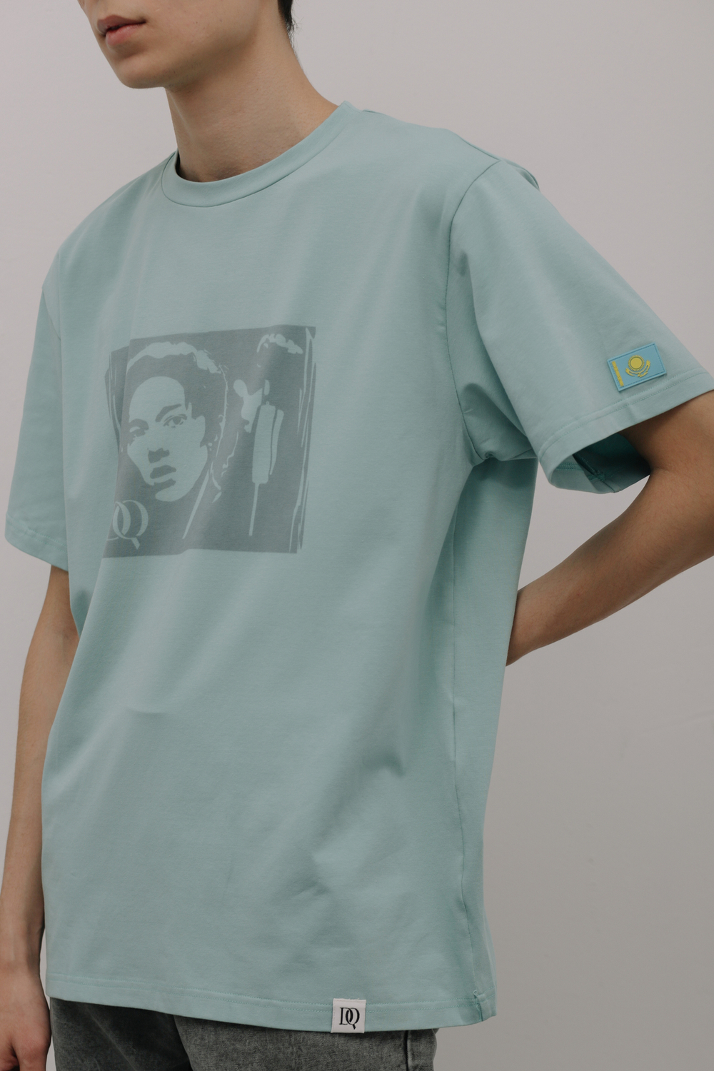 T-shirt with “Dimash on stage” print