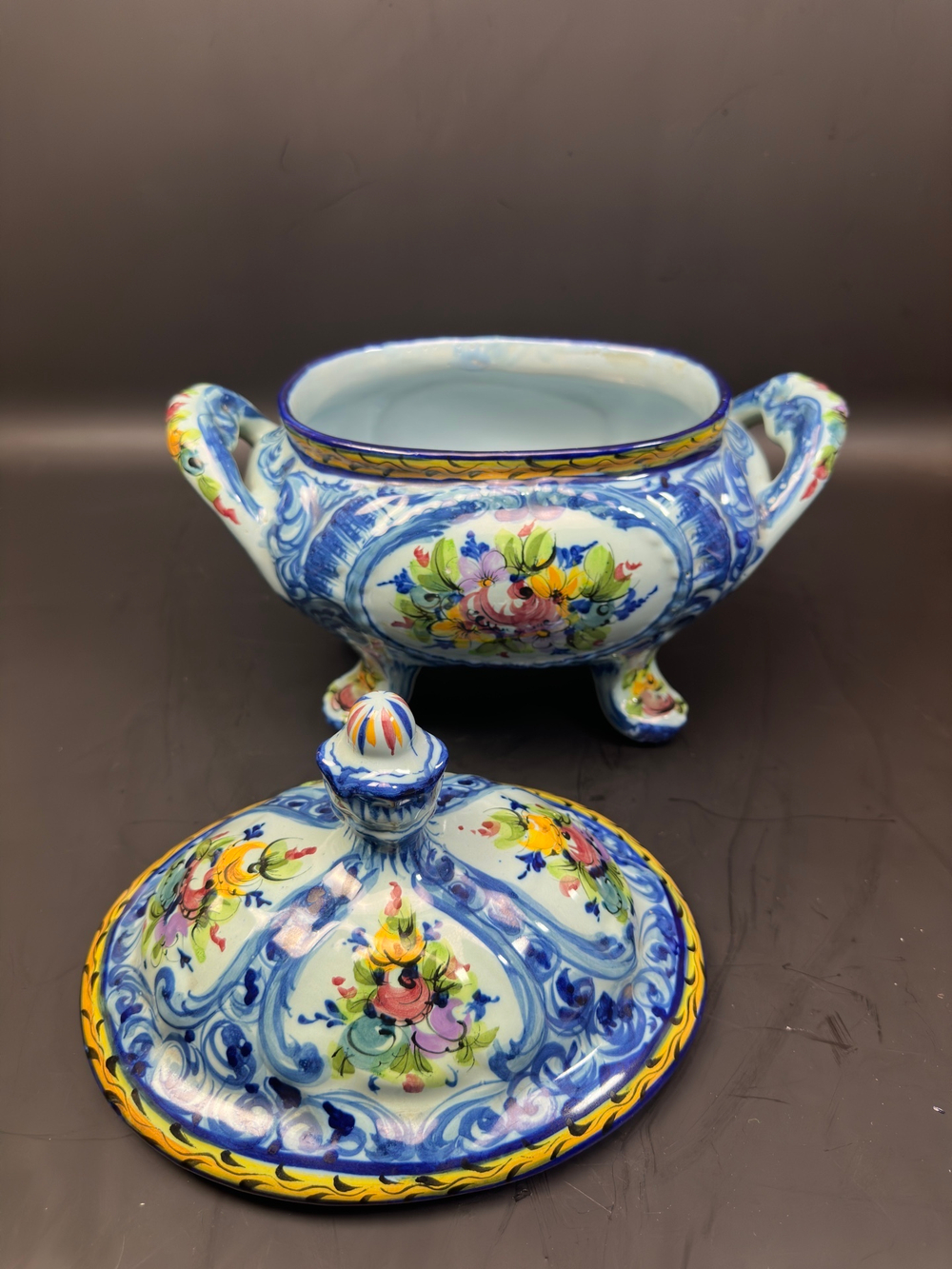 Ваза с ручками