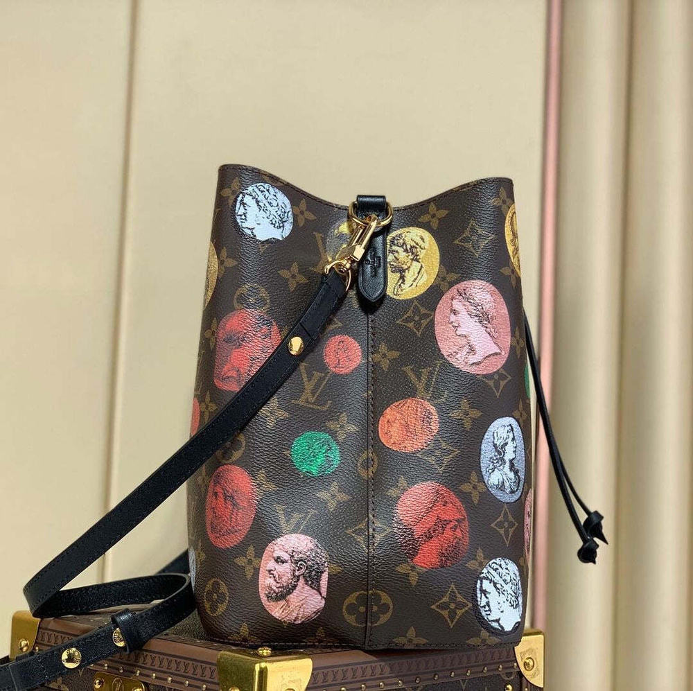 Louis Vuitton NeoNoe MM